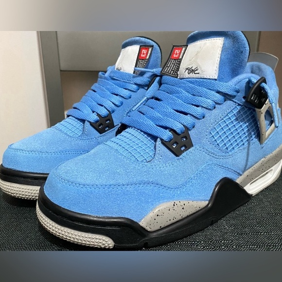 Jordan 4s - Picture 2 of 6